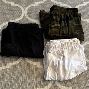 Leggings Depot 3-Pack Leggings - Black, Olive Camo & White